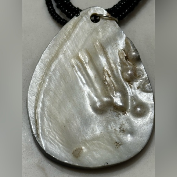 Vintage Teardrop Shell Necklace Black Beaded Chain - Picture 10 of 10